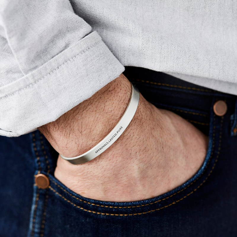 Bracelet manchette à gravure g - Men Accessories All avis et prix